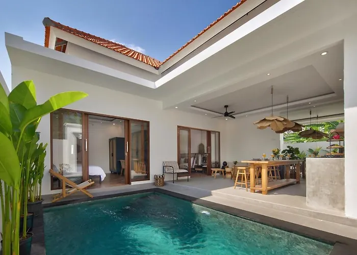 Gorgeous 6 Beds, 14 Pax In The Heart Of スミニャック