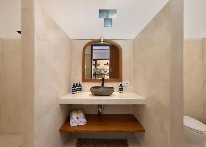 Gorgeous 6 Beds, 14 Pax In The Heart Of