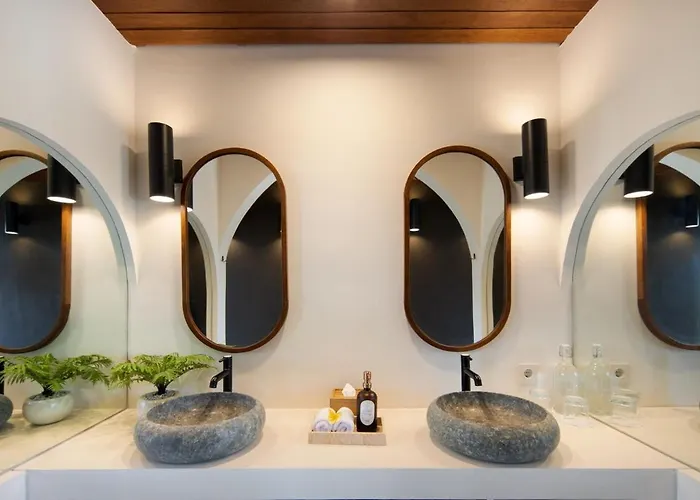 Gorgeous 6 Beds, 14 Pax In The Heart Of ヴィラ